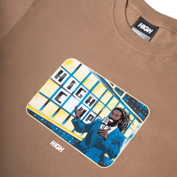 Tee_TV_Show_Beige_Detail CAMISETA HIGH COMPANY TV SHOW MARROM
