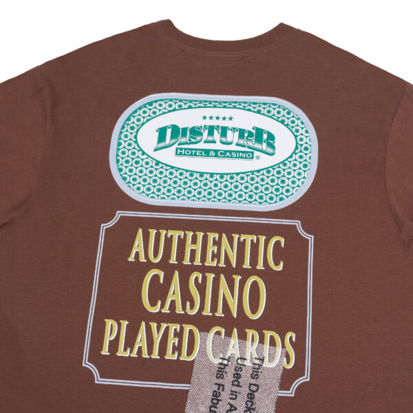 Played Cards Tee in Brown Back CAMISETA DISTURB PLAYED CARTS MARROM