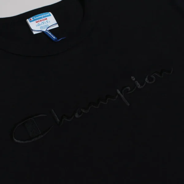 modelo-champion-10.04_0063_Camada-4 (1) CAMISETA CHAMPION LOGO BORDADO MALHAO PRETA