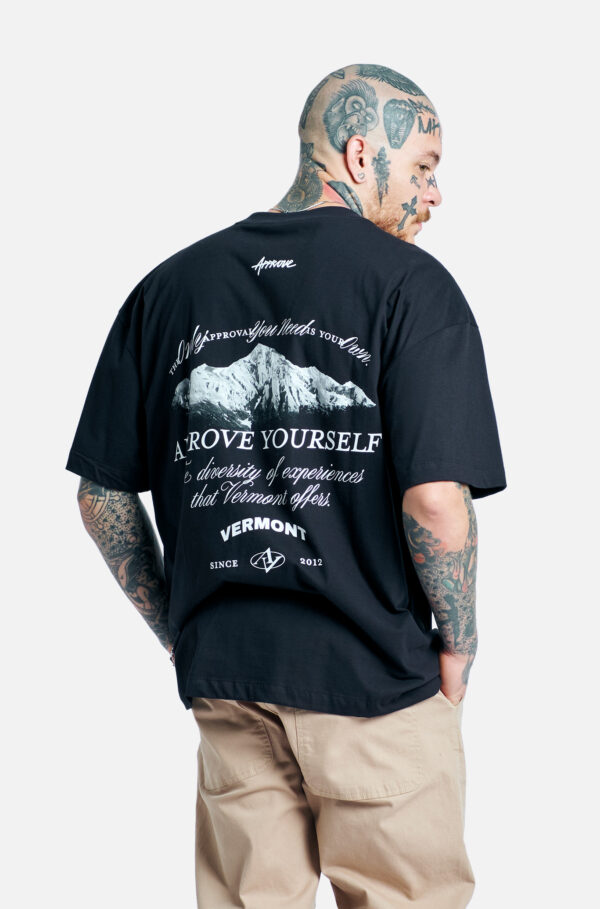 CAMISETA APPROVE OVERSIZED MOUNT PRETA