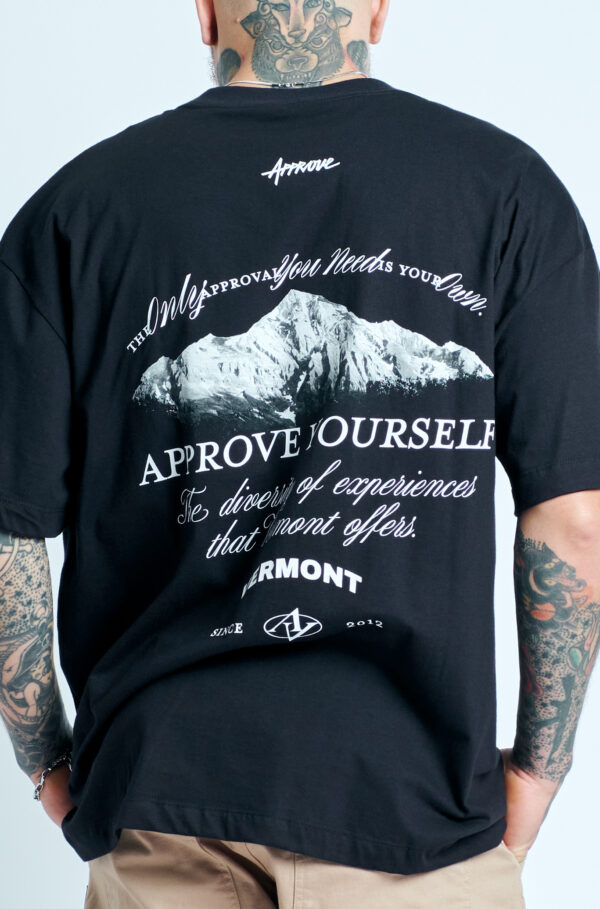 CAMISETA APPROVE OVERSIZED MOUNT PRETA