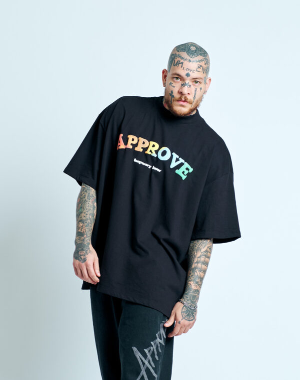 5-23 CAMISETA APPROVE OVERSIZED RAINBOW PUFF PRETA