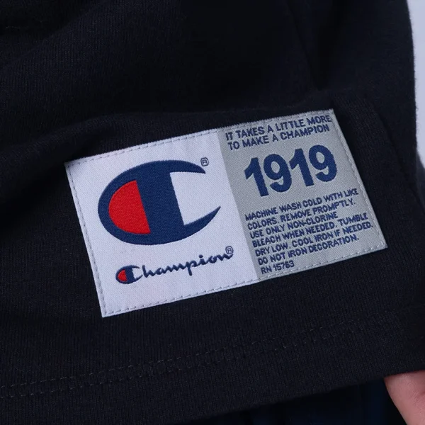 GT220B-Y06145-5-009.jpg CAMISETA CHAMPION LOGO C BORDADO PRETA