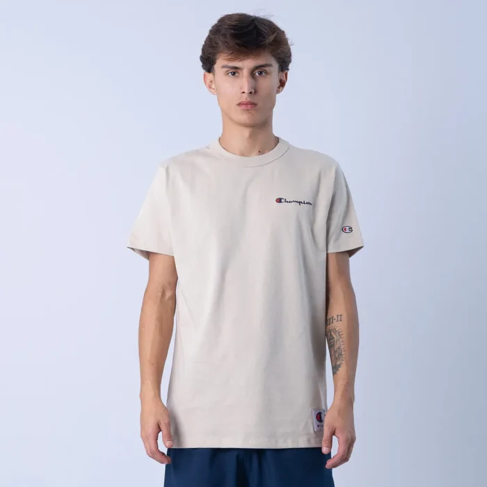 CAMISETA CHAMPION MINI SCRIPT BORDADO BEGE