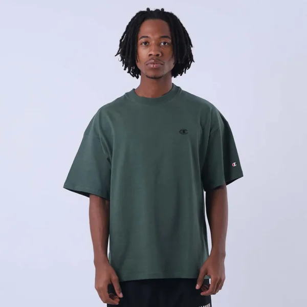 T79188B-CLOGEVA-1-449 CAMISETA OVERSIZED CHAMPION C LOGO SURTON VERDE MILITAR