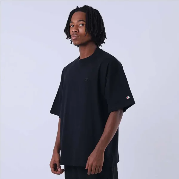 T79188B-CLOGEVA-2-009 CAMISETA OVERSIZED CHAMPION C LOGO SURTON PRETA