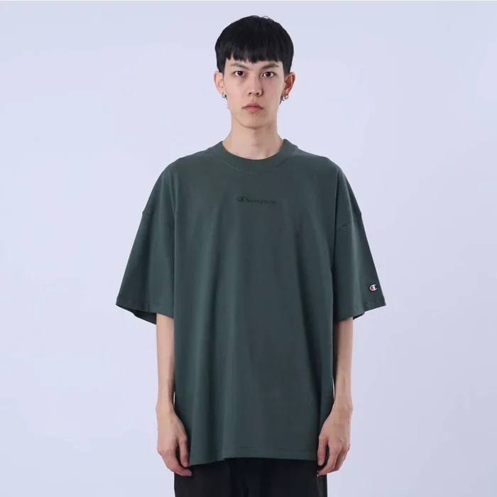 CAMISETA OVERSIZED CHAMPION MINI SCRIPT SURTON VERDE MILITAR