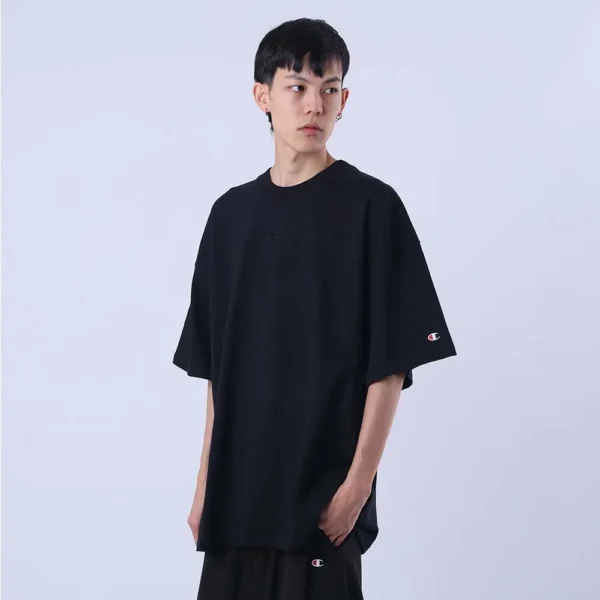 T79188B Y08541-2-009 CAMISETA OVERSIZED CHAMPION MINI SCRIPT SURTON PRETA