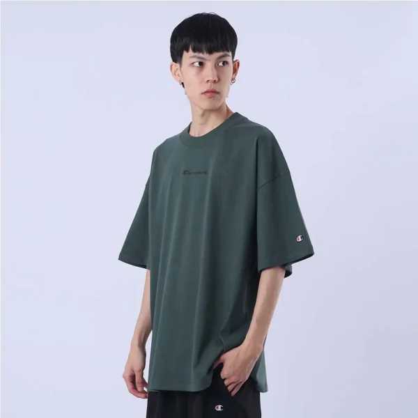 T79188B Y08541-2-449 CAMISETA OVERSIZED CHAMPION MINI SCRIPT SURTON VERDE MILITAR
