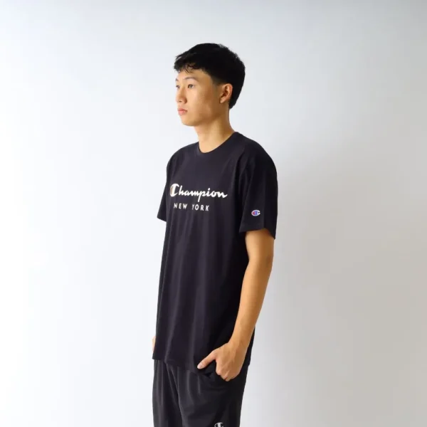 gt23b-125sctny-2.jpg CAMISETA CHAMPION SCRIPT NEW YORK PRETA