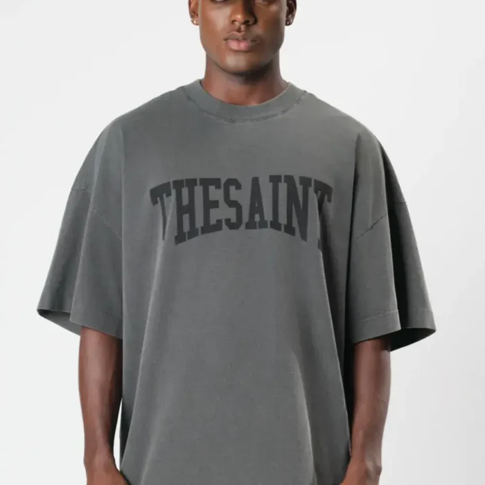 CAMISETA OVERSIZED THE SAINT CINZA ESTONADO