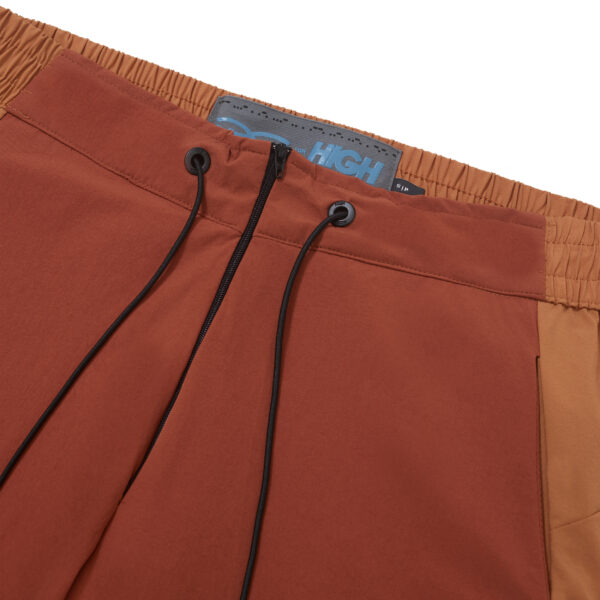 Nylon_Shorts_Brown_Detail_2 SHORTS HIGH COMPANY (QC-HIGH) NYLON MARROM