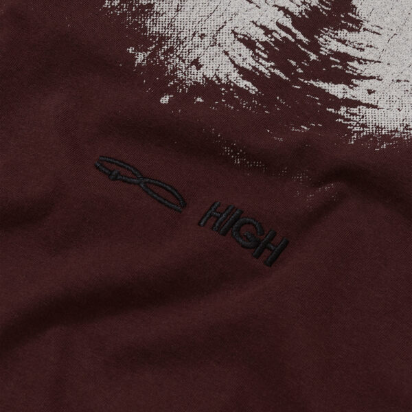 Tee_QC_HIGH_Overview_Brown_Detail_2 CAMISETA HIGH COMPANY (QC-HIGH) OVERVIEW MARROM