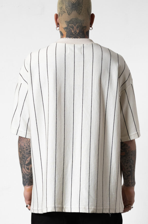 CAMISETA HUGE APPROVE ONLY LISTRADA OFF WHITE