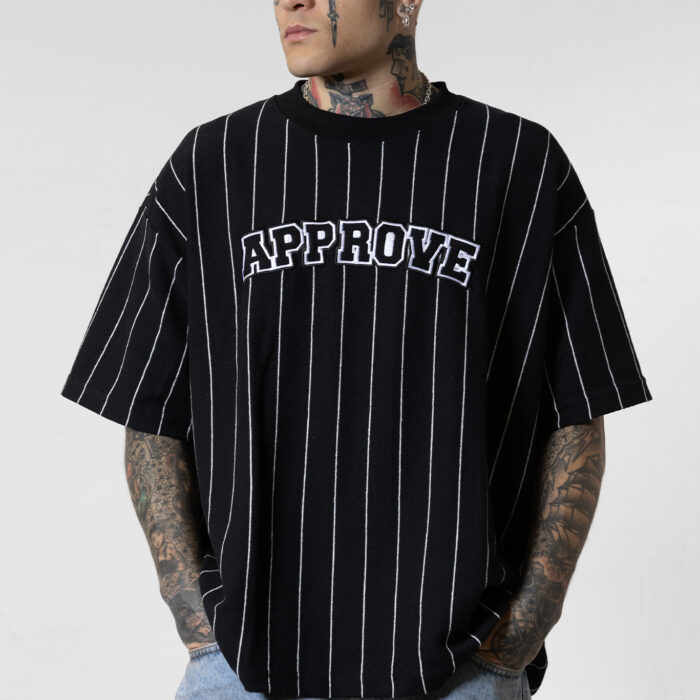 CAMISETA HUGE APPROVE ONLY LISTRADA PRETA