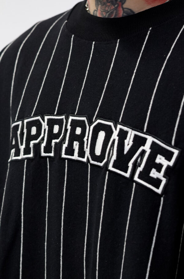 CAMISETA HUGE APPROVE ONLY LISTRADA PRETA