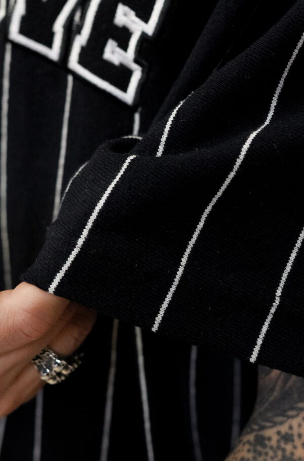 CAMISETA HUGE APPROVE ONLY LISTRADA PRETA