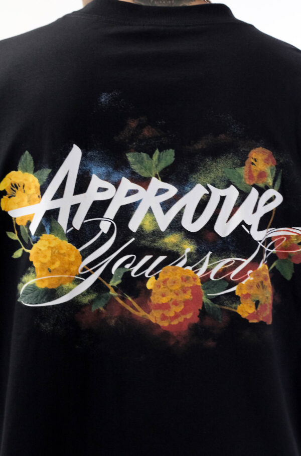CAMISETA CORE APPROVE MIAMI FLOWERS PRETO