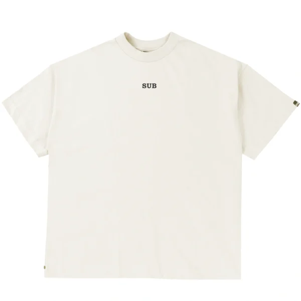 sub-s2-26-01020604-off-frente-c8fd143091fc208a8717816649061090-1024-1024 (1) CAMISETA SUBURB COMPANY BOXY CORE LOGO OFF WHITE