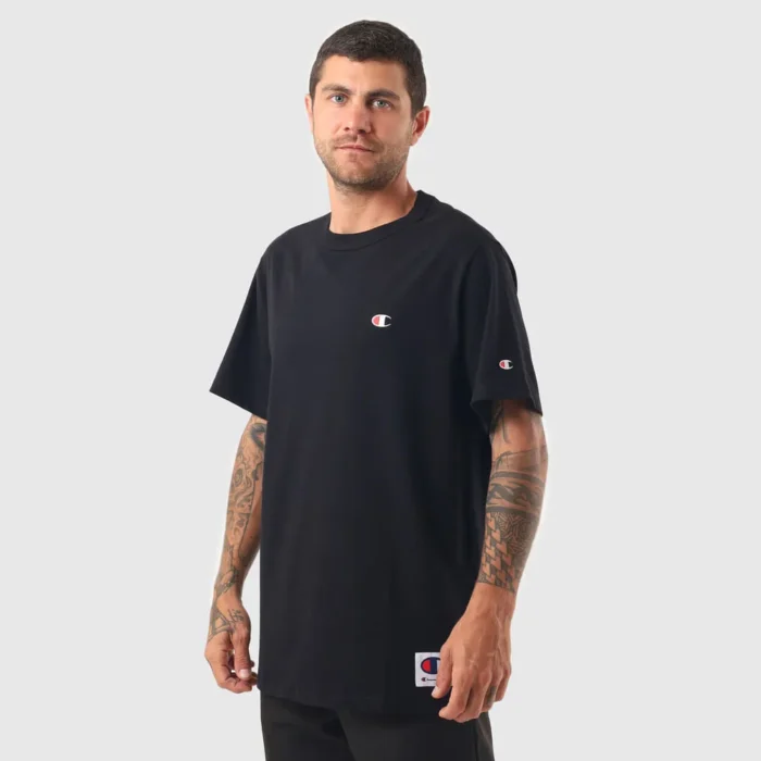 GT220B-Y06819-1-009 CAMISETA CHAMPION LIFE LOGO C EMB PRETO